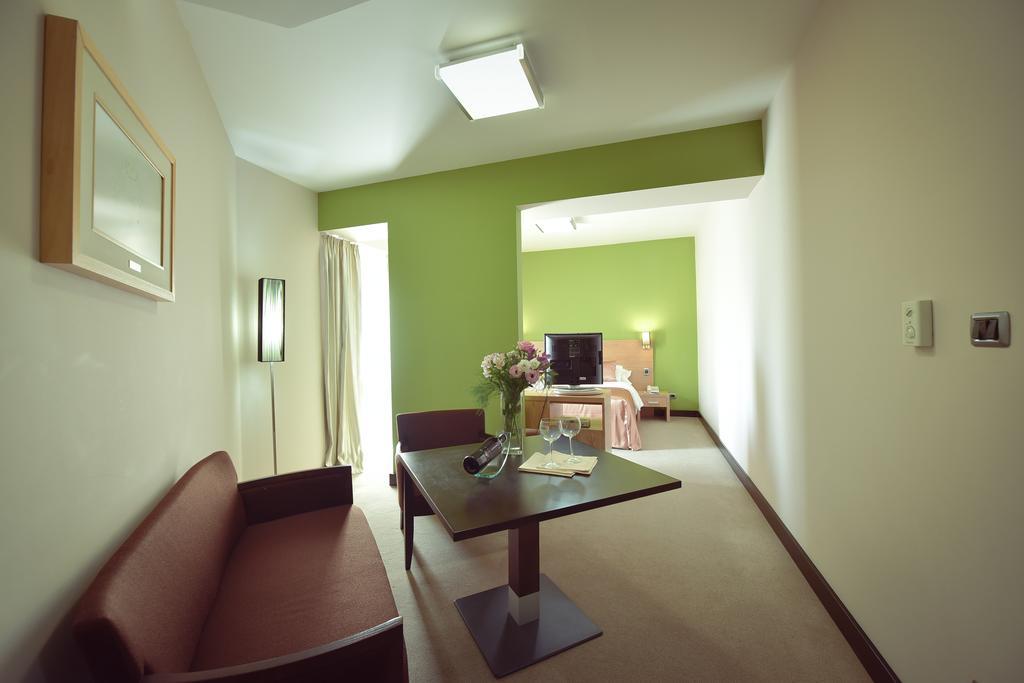 City Hotel พอดโกริกา ห้อง รูปภาพ