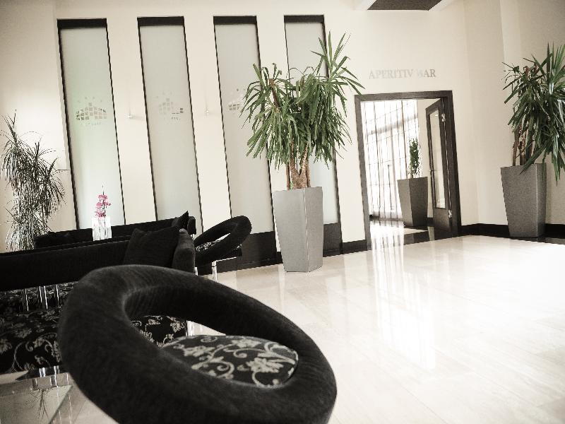 City Hotel พอดโกริกา ภายนอก รูปภาพ