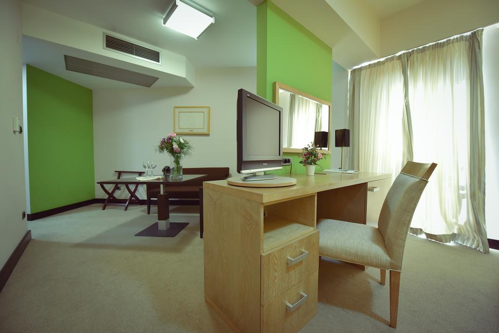 City Hotel พอดโกริกา ภายนอก รูปภาพ