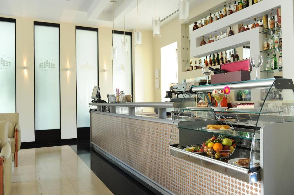 City Hotel พอดโกริกา ภายนอก รูปภาพ