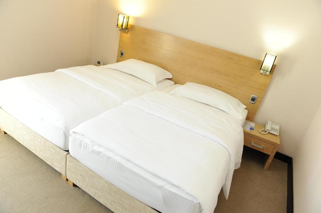 City Hotel พอดโกริกา ห้อง รูปภาพ