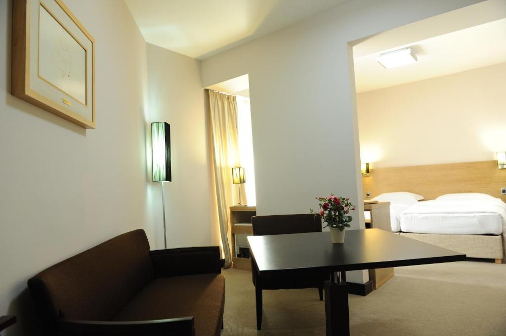 City Hotel พอดโกริกา ห้อง รูปภาพ