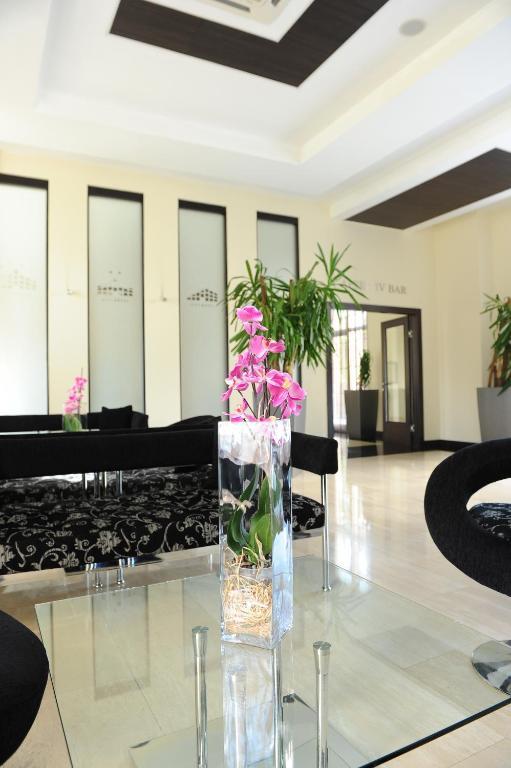City Hotel พอดโกริกา ภายนอก รูปภาพ